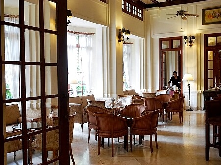 ラオス　ビエンチャン　セタパレスホテル　Settha Palace Hotel　バー　レストラン
