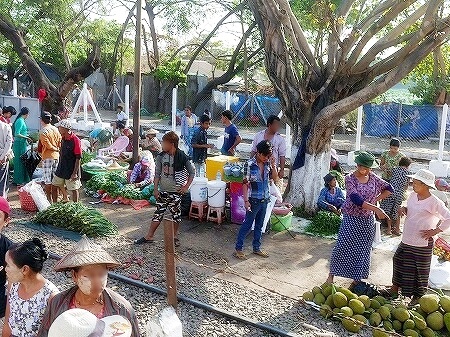 ダニンゴン市場　Danyingon Market（Da Nyin Gone） 