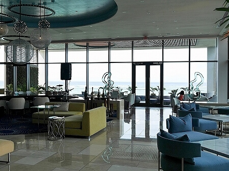 デュシタニ　グアム　リゾート　ホテル　Dusit Thani Guam resort hotel　ロビーラウンジ　Lobby Lounge