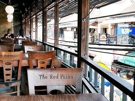 カンボジア　シェムリアップ　レッドピアノ　おすすめレストラン　アンジェリーナジョリー　The Red Piano　アンジー