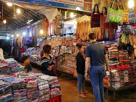 カンボジア　シェムリアップ・アートセンター・ナイトマーケット　買い物　ショッピング　お土産