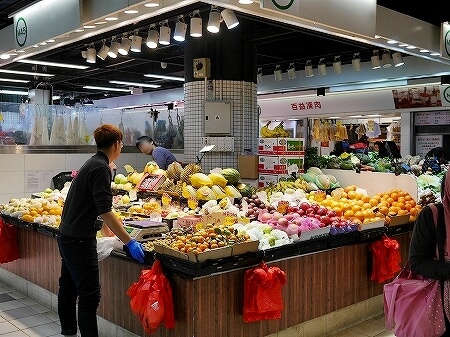 香港　市場　ローカルマーケット　富東街市　富東広場　Fu Tung Plaza　フルーツ　果物