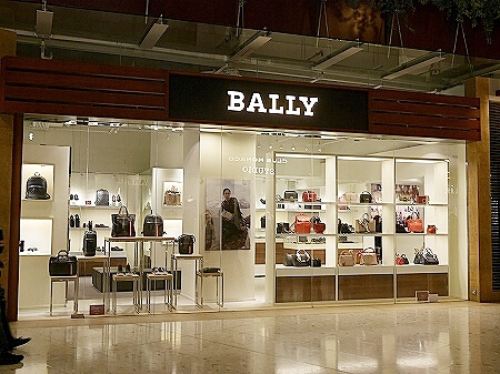 香港空港　シティゲートアウトレット　場所　バリー　BALLY