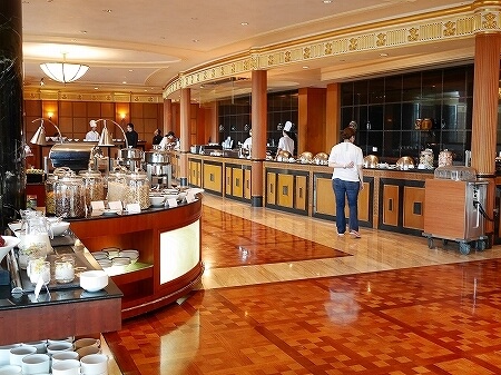 ブルネイ　7つ星ホテル　エンパイアホテル宿泊記　朝食　The Empire Brunei　レストラン