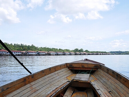 ブルネイ　カンポン・アイール　世界最大の水上集落　ボートクルーズ　旅行記　ブログ　観光　金曜礼拝　お祈り