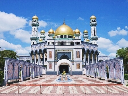 ブルネイ「ニューモスク」（ジャミ・アス・ハサナル・ボルキア・モスク）Jame 'Asr Hassanal Bolkiah Mosque　ブログ　旅行記