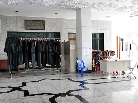 ブルネイ「ニューモスク」（ジャミ・アス・ハサナル・ボルキア・モスク）Jame 'Asr Hassanal Bolkiah Mosque　ブログ　旅行記　観光　見学