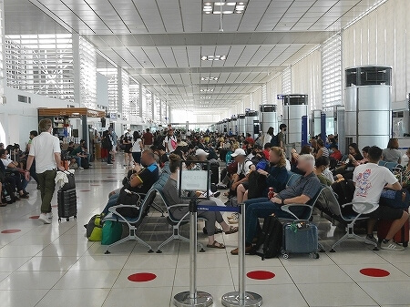 2022年7月　詳細　マニラ空港第2ターミナルでの国内線への乗り継ぎの方法　フィリピン航空利用　セブ旅行記　ブログ　国内線ゲート