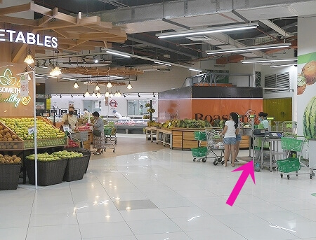セブ旅行記　アヤラセンター内のスーパー「METRO」　メトロ　アヤラモール　ブログ　果物売り場　カットフルーツ