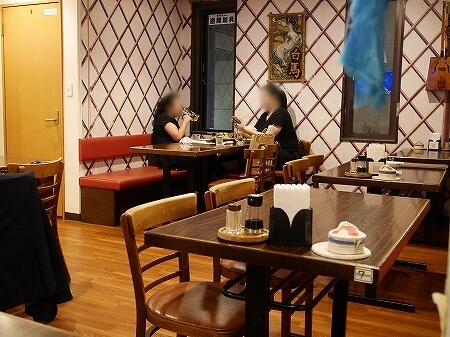 両国　人気モンゴル料理レストラン　ウランバートル　ブログ　口コミ　感想　レビュー　店内　席