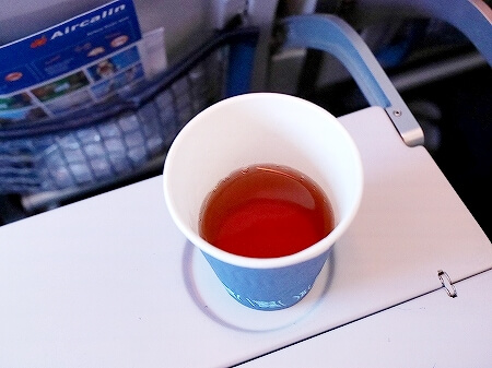 2024年エアカラン搭乗記　機内食　紅茶　成田－ヌメアSB801　SB800　ニューカレドニア旅行記　一人旅　女子旅　ブログ