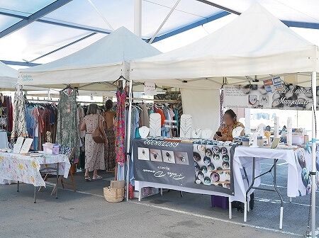 ヌメアのマルシェ　ニューカレドニア旅行記　ブログ　口コミ　朝市　市場　お土産屋　女子旅　タヒチパール