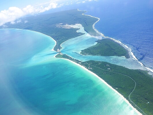ニューカレドニアのウベア島の航空写真