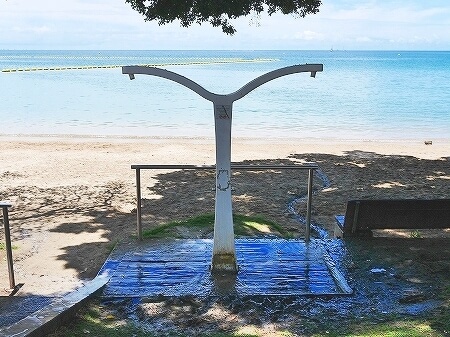 ニューカレドニアのヌメアのシトロンビーチのシャワー