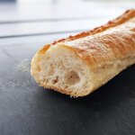 ニューカレドニアのヌメアの人気パン屋さんラトリエ・グルマン（L'Atelier Gourmand）のバゲット
