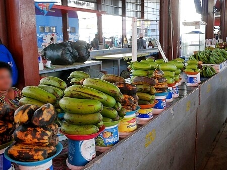 フィジーのラウトカマーケット（Lautoka Market）のバナナ