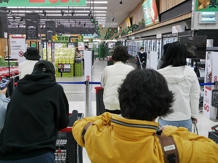 ロッテマート永宗島店の店内（雲西店）