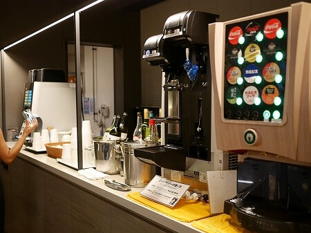 羽田空港第３ターミナルのプライオリティパスラウンジ「Sky Lounge South」の飲み物