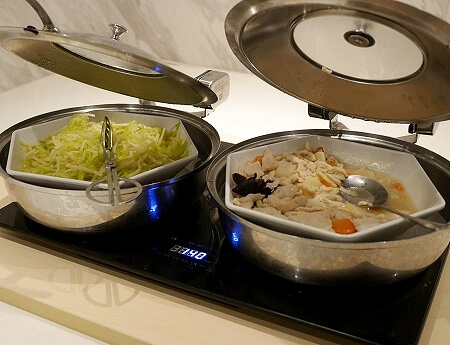 上海浦東空港第１ターミナルのVIPラウンジ36の料理