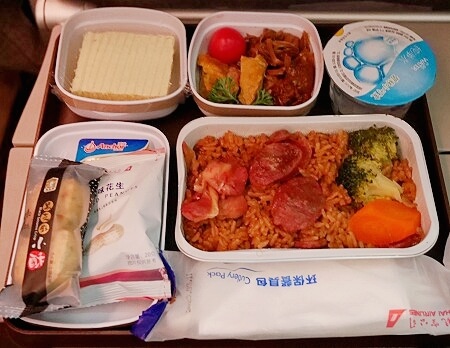 中国東方航空・上海航空の上海浦東→カサブランカの機内食（MU8585/FM871）
