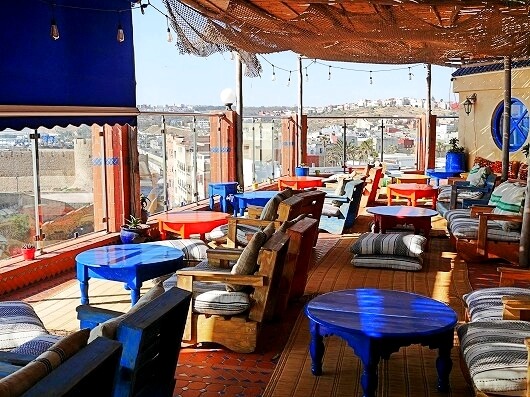 モロッコ、サフィのおすすめおしゃれカフェ「Le Rooftop」の店内・席