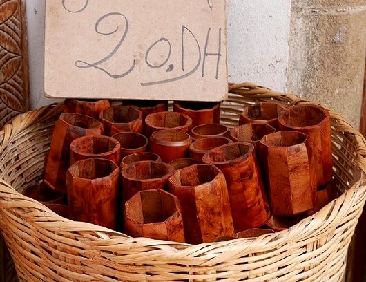エッサウィラで売られていたツーヤの木のコップ（thuya wood）