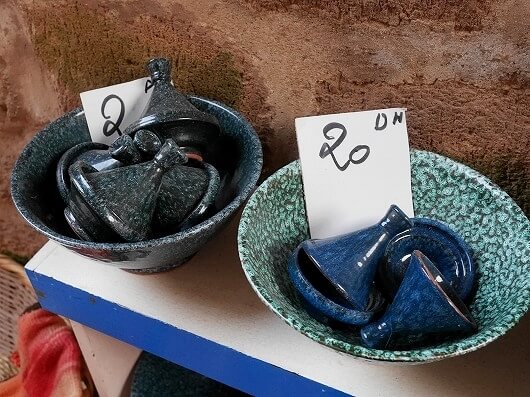 モロッコのエッサウィラのおすすめのお土産屋さん「Savonnerie Artisanale」の陶器、食器