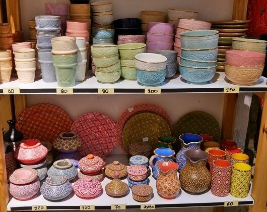 モロッコのエッサウィラのおすすめのお土産屋さん「Artizashop」の陶器、食器