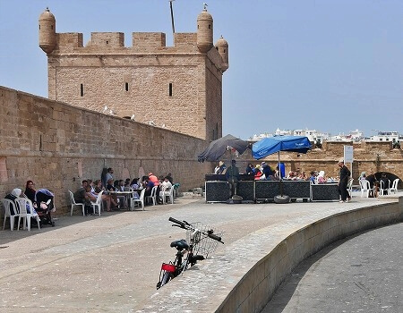 モロッコのエッサウィラ漁港の魚焼き場（Restaurante Port Essaouira）