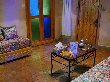 モロッコのエッサウィラのスパ、「アラブスパ」の待合スペース（Arab Spa Essaouira）