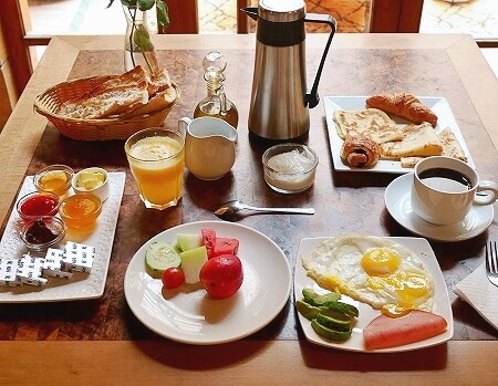 モロッコのエッサウィラのおすすめホテル「リヤド チバネット」の朝食（Riad Chbanate）