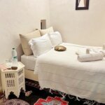 モロッコのマラケシュのおすすめ経済的ホテル「リヤド マラナ」のバジェットダブルルームの室内(Riad Marana)