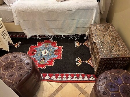 モロッコのマラケシュの「リヤド マラナ」のバジェットルームのインテリア（Riad Marana）