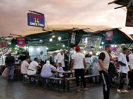 モロッコのマラケシュのフナ広場の14番の屋台「KRITA」の外観