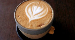 マラケシュで一番おいしいかもしれない上質カフェ「Kosy Kawa」モロッコテイストのラテが最高に美味でおすすめ！（Kosy Bar）