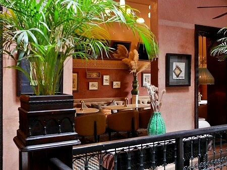 マラケシュのおすすめカフェ「Kosy Kawa」の店内