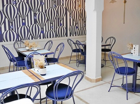 モロッコのマラケシュのおすすめアイスクリーム屋さん「Ice Mama Medina」の屋上テラス席（アイスママ）