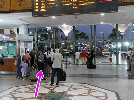 マラケシュ駅での列車の乗り方・ホームへの行き方（マラケシュ駅構内）