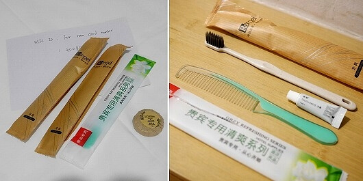 上海浦東のトランジットにおすすめのホテル「ポッド イン厳選ホテル（上海龍陽路地下鉄駅新国際博覧センター）」の快適クイーンルームの歯ブラシ、石鹸、アメニティ