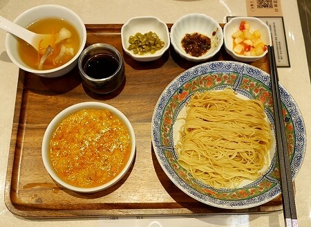 上海の「蟹太太　張楊路店（张杨路店）」の蟹黄面（蟹黄麺、蟹味噌ラーメン）