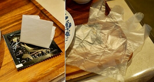 上海の「蟹太太　張楊路店（张杨路店）」の使い捨て手袋