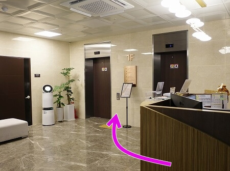 韓国、大邱のおすすめホテル「Hotel Fox Arthall」のロビー、エレベーター