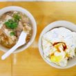 台北　天天利美食坊　西門　滷肉飯加煎蛋　ルーローファン　目玉焼き　香菇肉羹飯　シイタケと豚肉ご飯